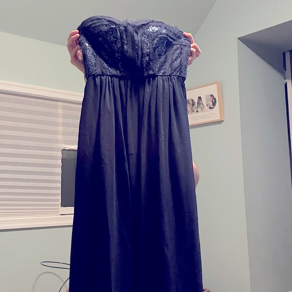 GORGEOUS Navy gown - Picture 1 of 4